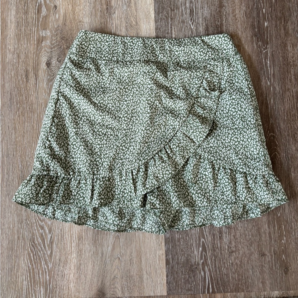 Have floral Skort